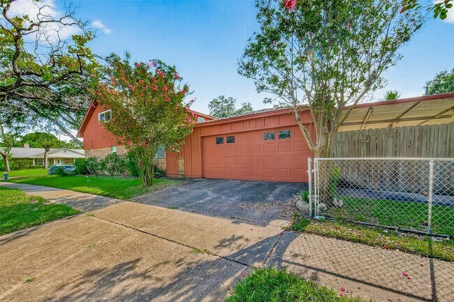 Building Photo - 9123 Langdon Ln