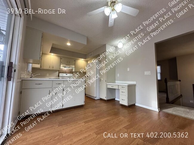 Building Photo - 3930 Bel-Ridge Dr