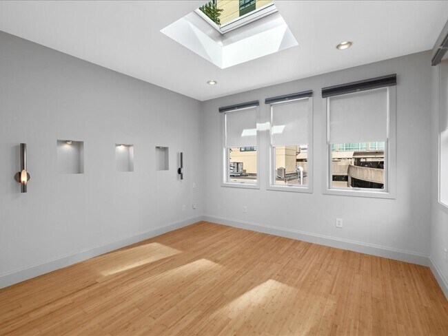 Building Photo - 81 Saint Botolph St