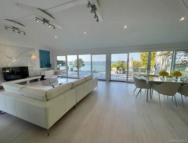 Building Photo - 16 N Shore Rd