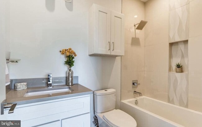 Building Photo - 631 Florida Ave NE