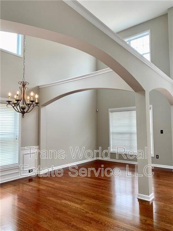 Building Photo - 2352 Jasmine Glen Dr