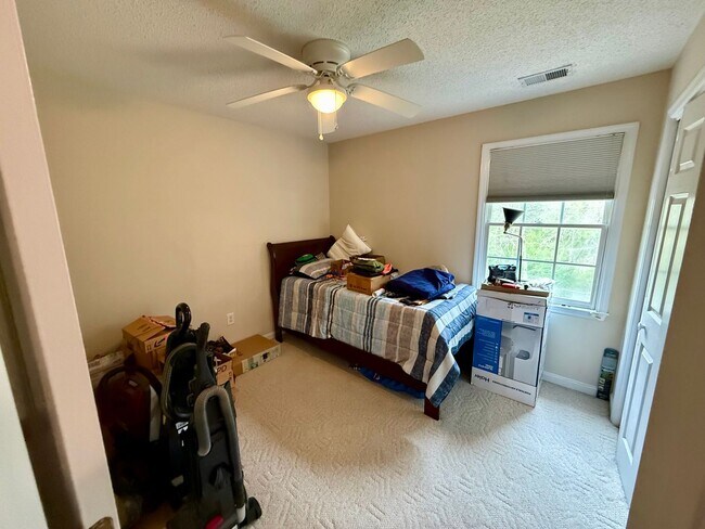 Building Photo - Charming 3BR Home Across from Barnett Shoals Elementary