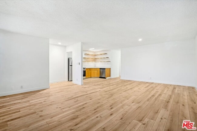 Building Photo - 9000 Clifton Wy