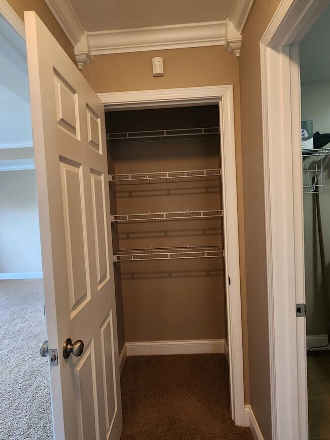 Building Photo - Maryville 37801 - 3 bed 2 bath home with a...