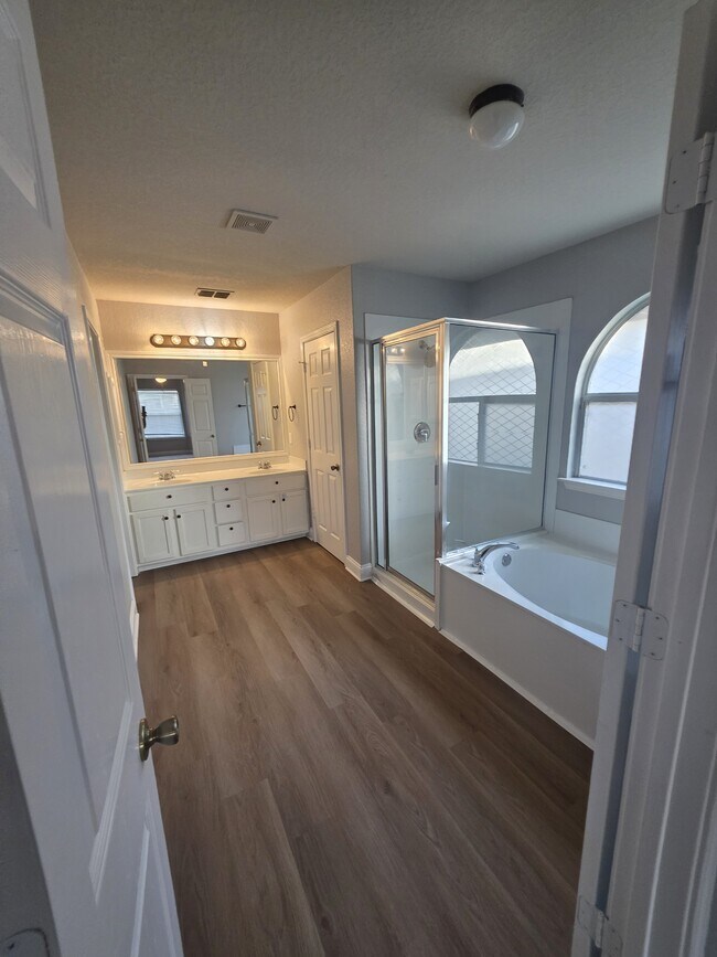 Building Photo - 7119 Capricorn Way