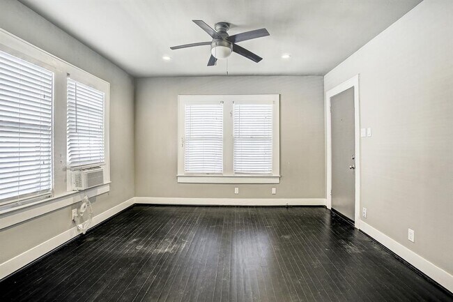 Building Photo - 605 Enid St