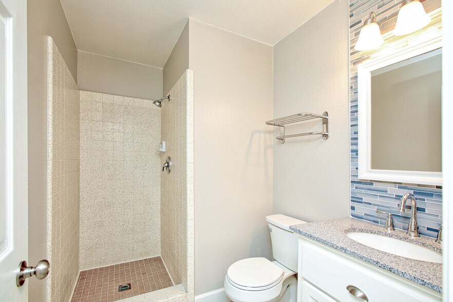 Building Photo - 506 S 14th St