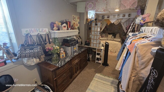 Building Photo - Beautiful single family home with near U of MN - 4 bed 2 bath