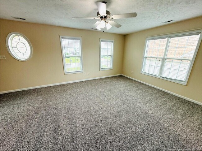 Building Photo - 5326 Woodpecker Dr