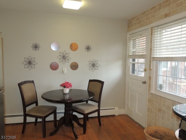 Building Photo - 201 Pitney Pl