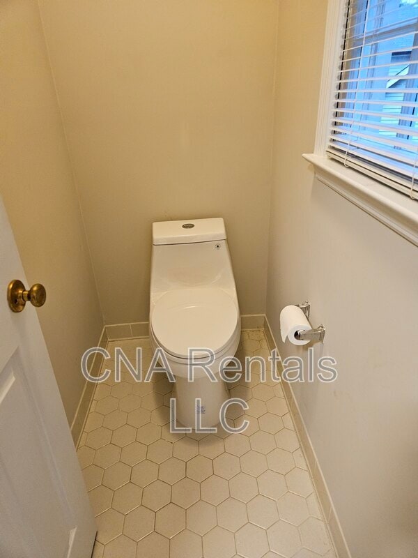 Building Photo - 4635 Hampton Square Dr