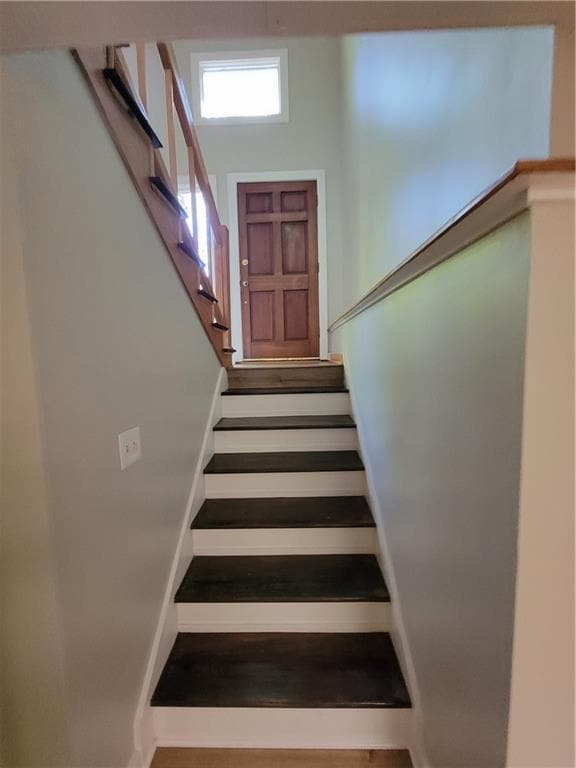 Building Photo - 205 Watkins Glen Dr NE