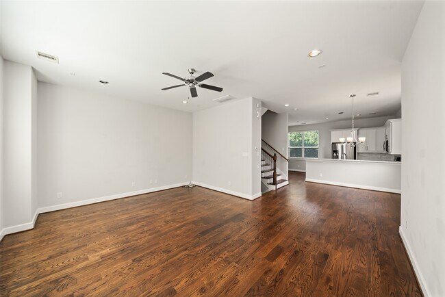 Building Photo - 850 W 20th St