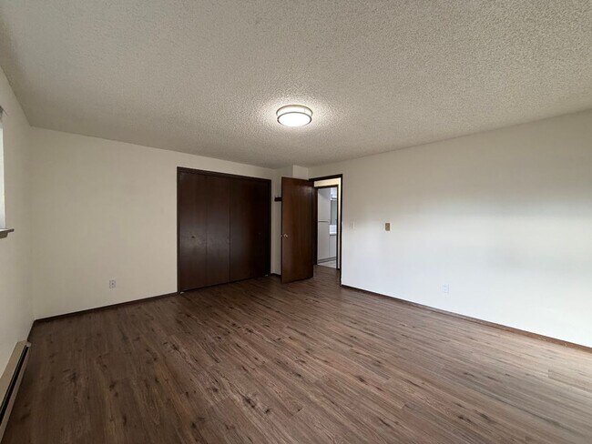 Building Photo - Olson -7721 &amp; 7723