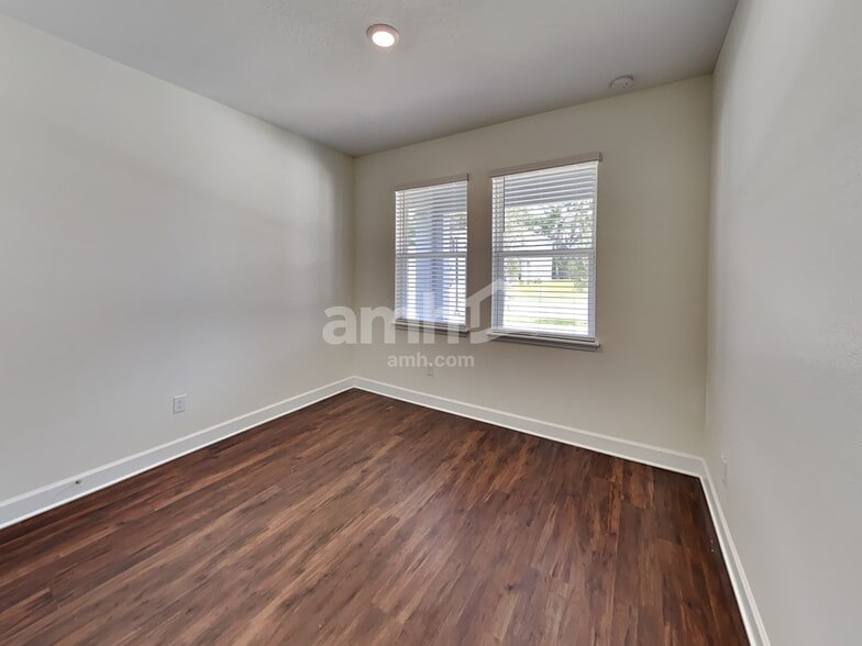 Building Photo - 33860 Night Lily Dr