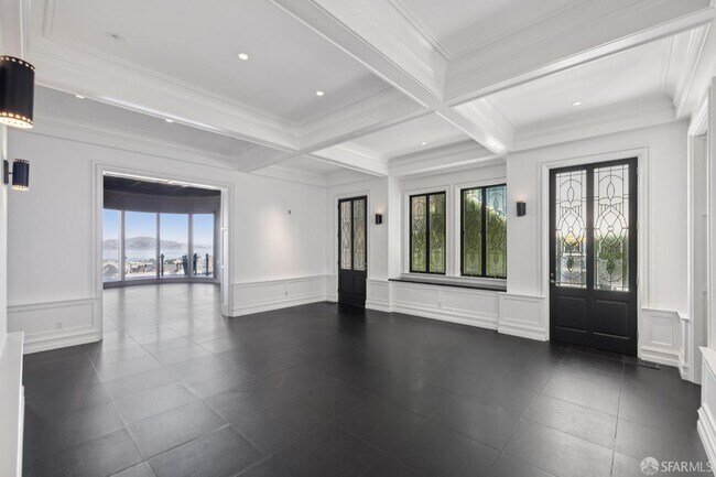 Building Photo - 2336 Broadway