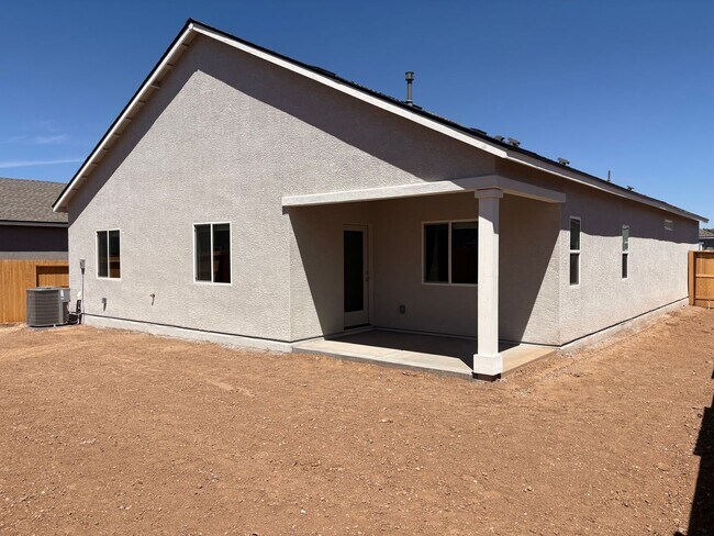 Building Photo - Brand New DR Horton Home!