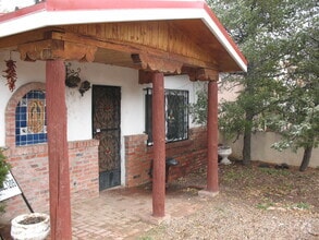 Building Photo - 714