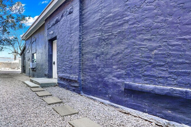 Building Photo - 1021 Myrtle Ave