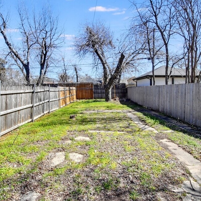 Building Photo - 2939 S Adams St