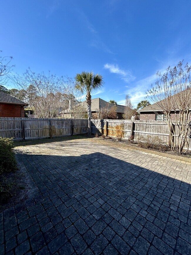 Building Photo - 80 S Knightsbridge Ct