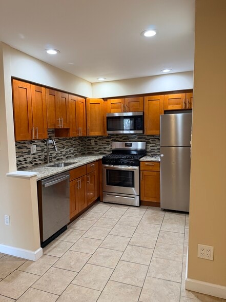 Kitchen - 8836 Cottage St