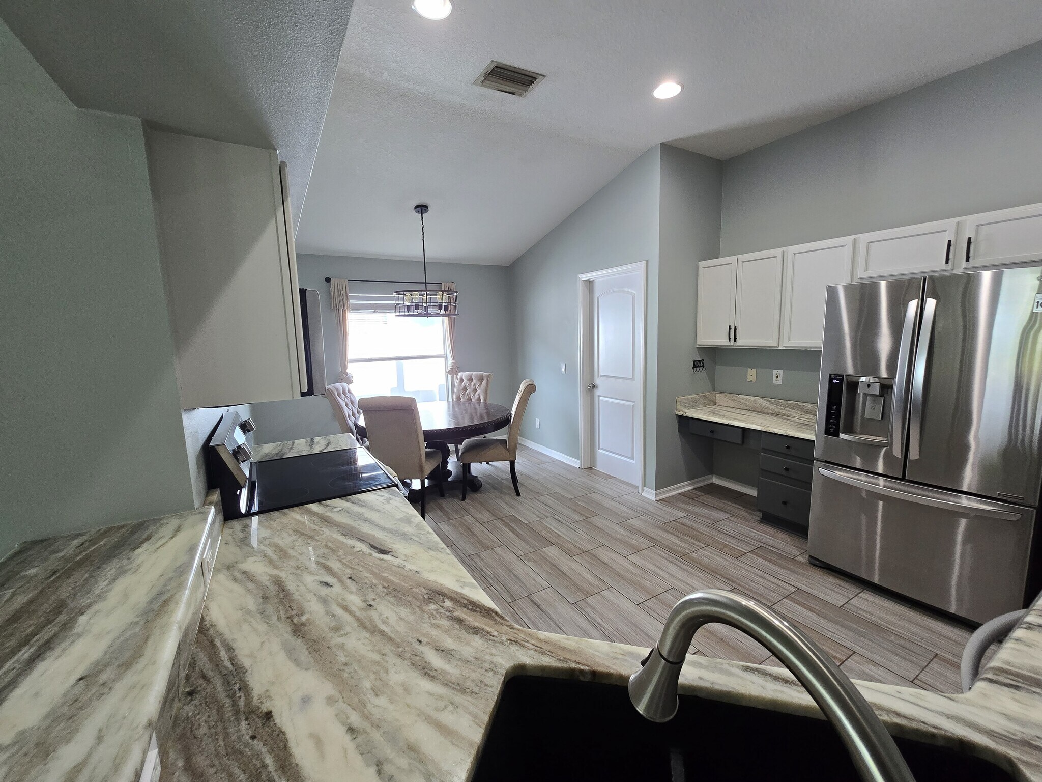 Building Photo - 1124 Lumsden Pointe Blvd