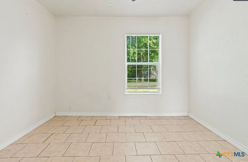Building Photo - 1710 Cole St