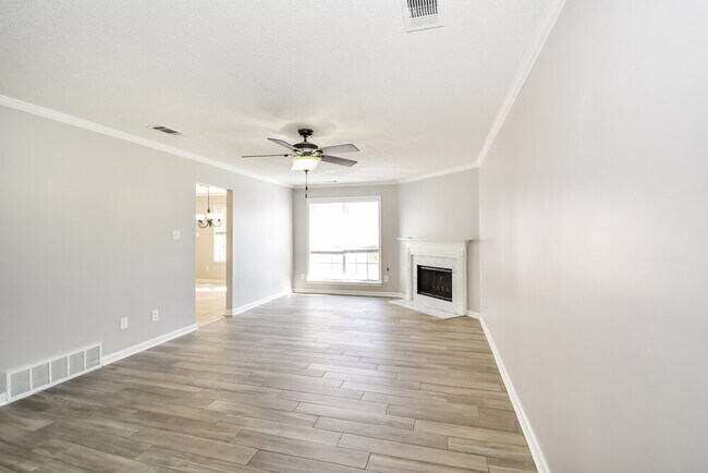 Building Photo - 752 N Ericson Rd