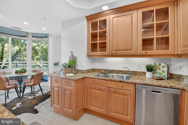 Building Photo - 5630 Wisconsin Ave