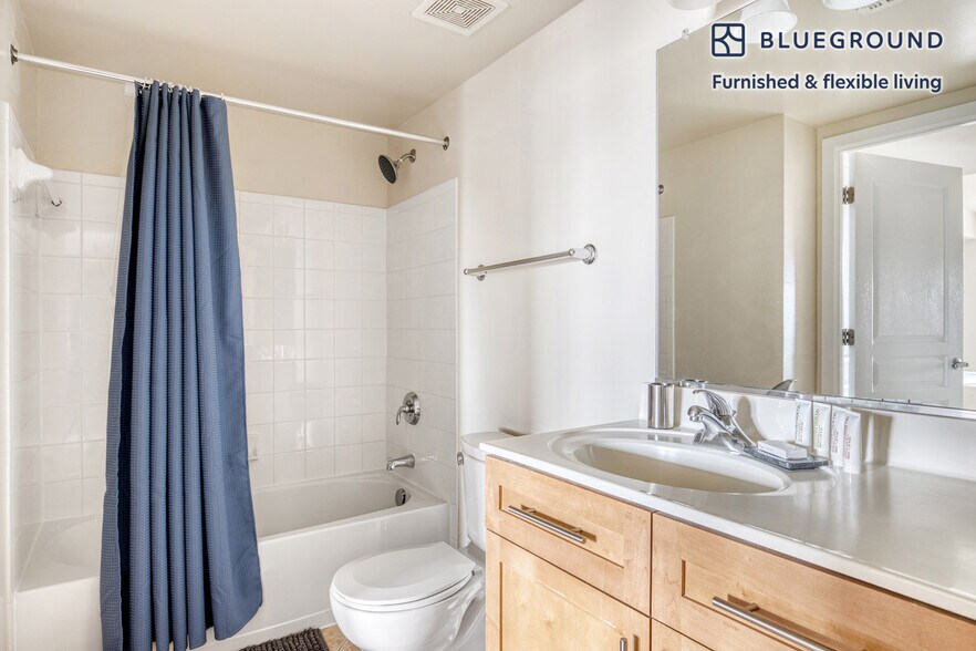 Building Photo - 550 14th Rd S