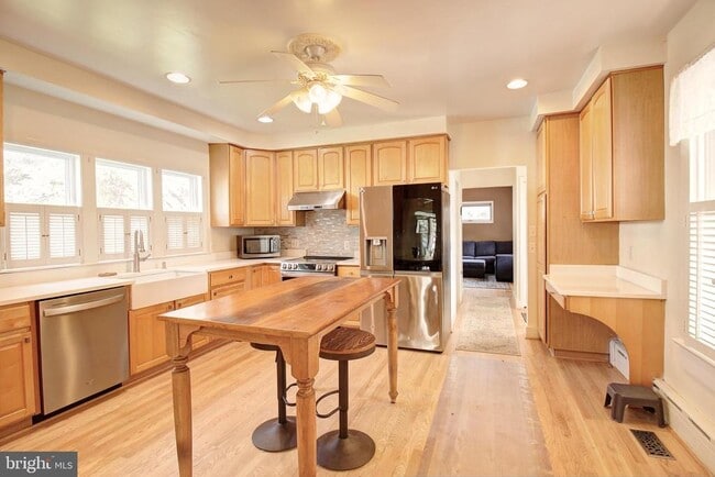 Building Photo - 44 Fulton Ave