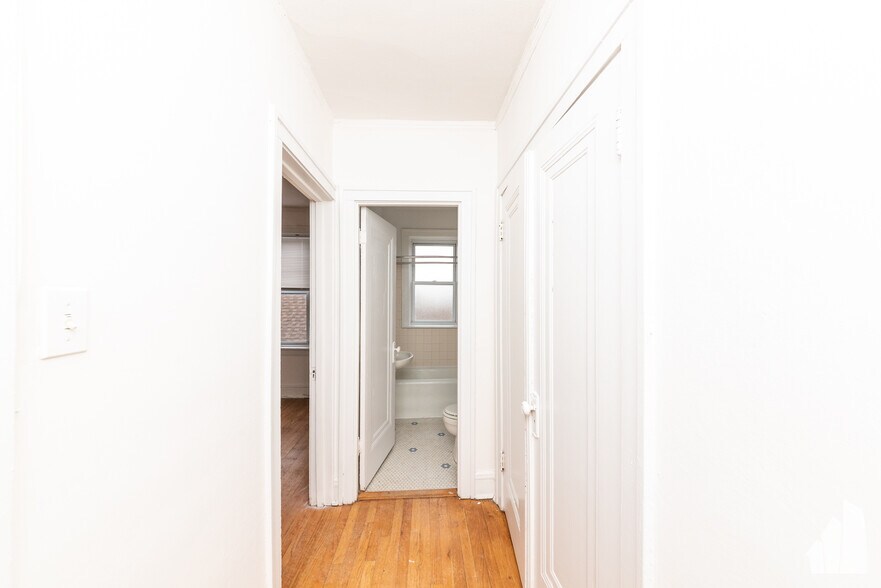 Building Photo - 4414 N Whipple St