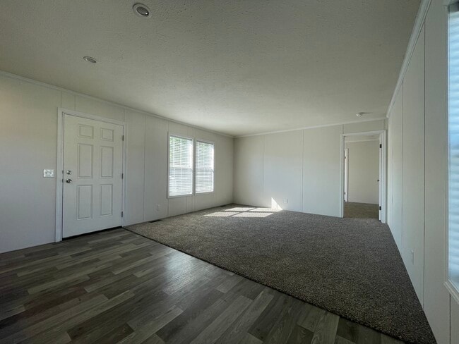 Building Photo - 16242 Frontenac Ave