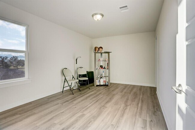 Building Photo - 113 Filifera Ct