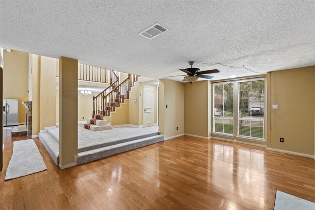Building Photo - 13051 Meadowline Dr