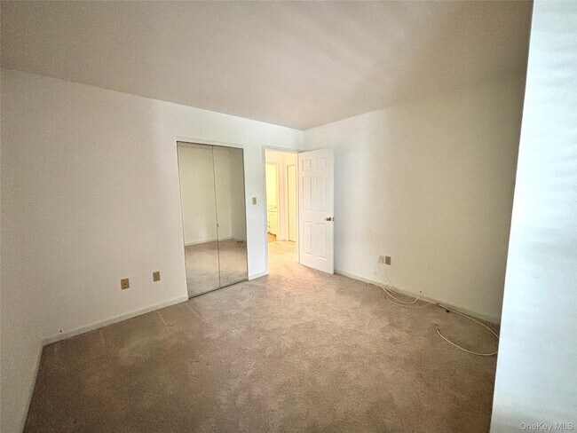 Building Photo - 504 Continental Dr