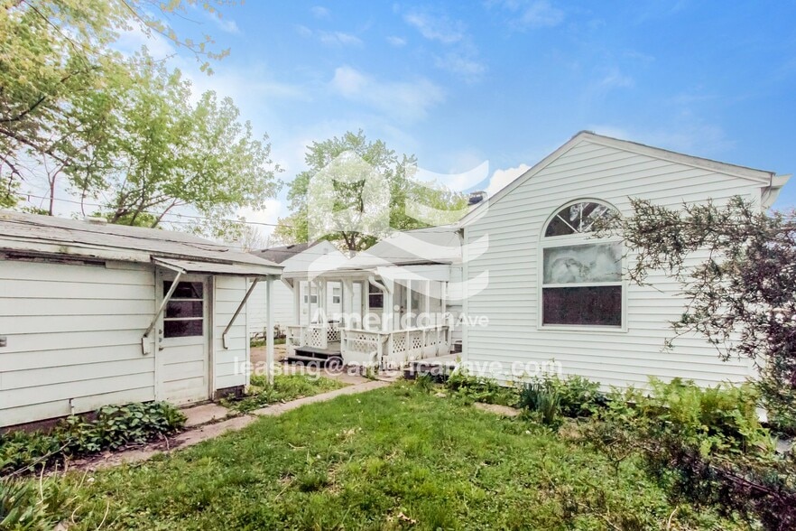 Building Photo - 4741 N Longworth Ave