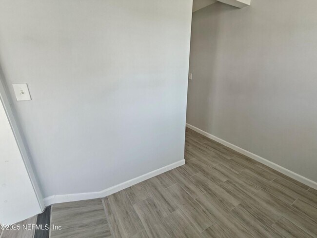 Building Photo - 2921 Mansion Rd