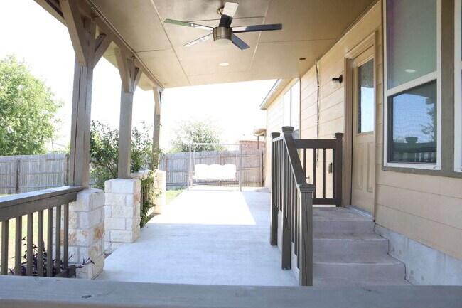 Building Photo - "Charming 3-Bed, 2-Bath Oasis in Austin!!