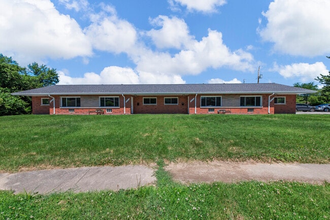 Building Photo - 3892-98 Brittany Circle - 3894