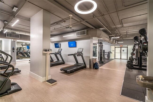 Building Photo - 1865 Brickell Ave