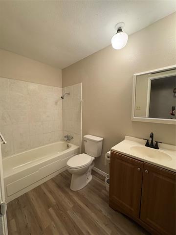 Building Photo - 7103 Hardwood Trail