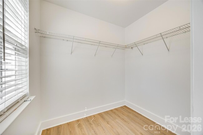 Building Photo - 3725 Planters Watch Dr