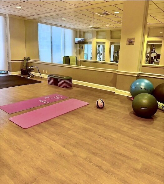 Building Photo - 1900 S Ocean Blvd