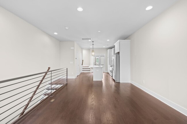 Building Photo - Beautiful Townhome in the Heart of Wesley Heights