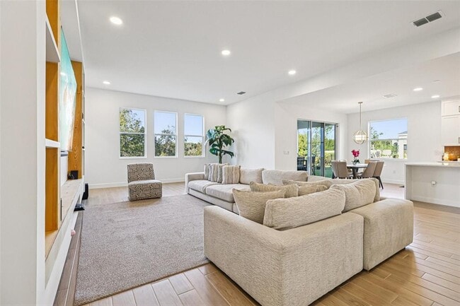 Building Photo - 710 Creeping Fig St