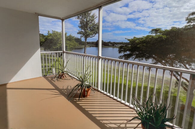 Building Photo - 3049 N Course Ln