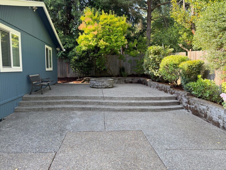 Building Photo - 8412 SW 30th Ave